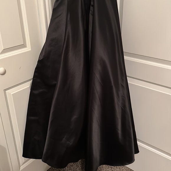 black formal dress - Picture 4 of 4